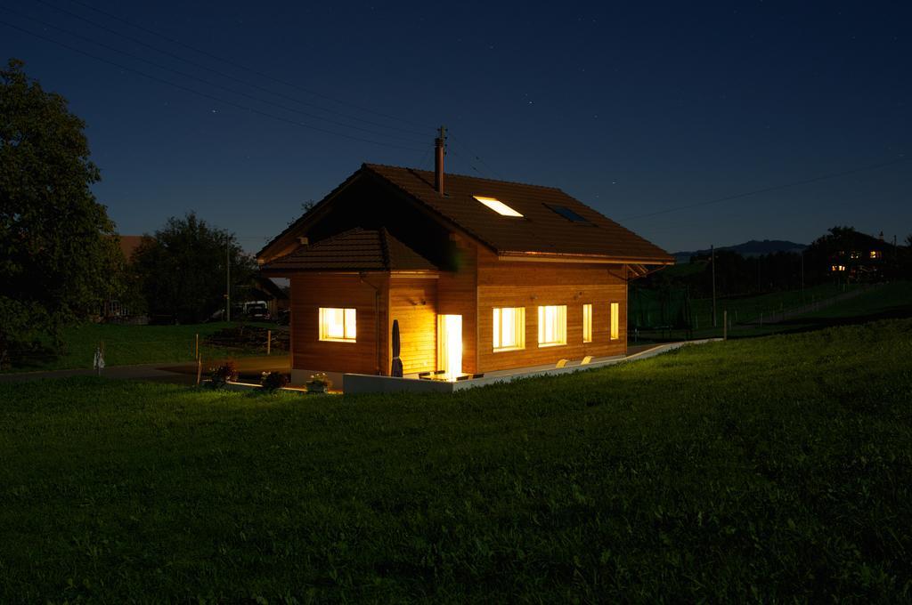 Gästehaus myHideaway Reichenbach im Kandertal Zimmer foto